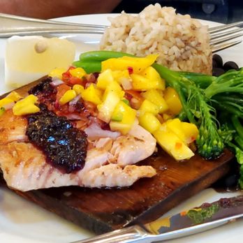 Linn's Restaurant - Wild Salmon - American Near Me - Cambria, California