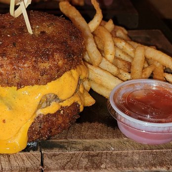 The Bedford - Mac & Cheese used instead of bread. - New American Near Me - Brooklyn, New York The Bedford - Mac & Cheese used instead of bread. - New American Near Me - Brooklyn, New York