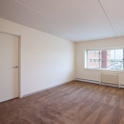 Montclare Senior Residences Of Galewood - Living Room-Vacant