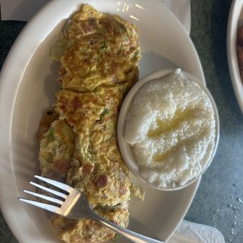 Pancakes N Things - Western omelette with American cheese & mushrooms added. Grits as the side. - Pancakes Near Me - Chesapeake, Virginia