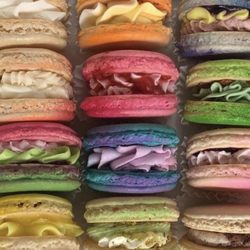 The Gypsy Moon Cake - French macarons!
