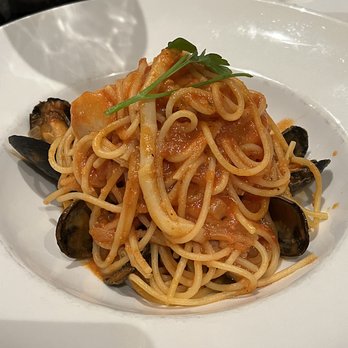 La Scala Cuisine - Spaghetti di Mare - Italian Near Me - Mississauga, Ontario La Scala Cuisine - Spaghetti di Mare - Italian Near Me - Mississauga, Ontario