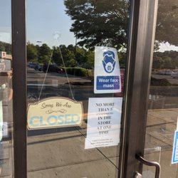 Birkenstock Feet First - Wear a mask when entering store and stay 6 feet from other customers. May 2020.