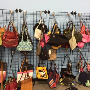 Goodwill Thrift Store & Donation Center - Purses - Thrift Stores Near Me - Norman, Oklahoma Goodwill Thrift Store & Donation Center - Purses - Thrift Stores Near Me - Norman, Oklahoma