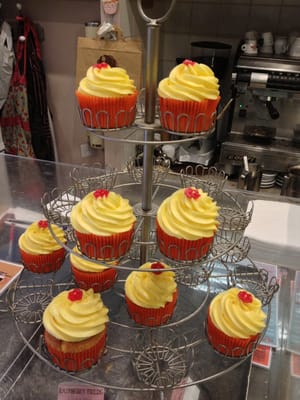 Emilie and the Cool Kids Vieux Nice by null