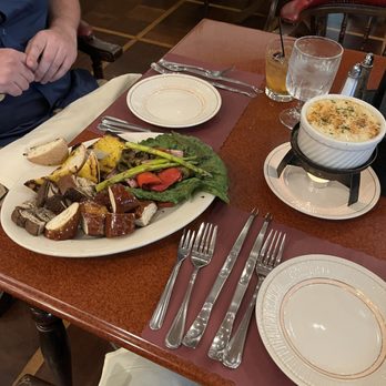 Lowell Inn - First Course - Cheese Fondue - Hotels Near Me - Stillwater, Minnesota