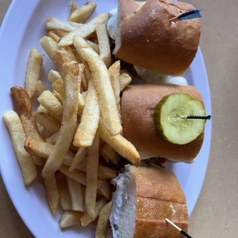 Redd's Restaurant & Bar - Meatloaf sandwich - American Near Me - Carlstadt, New Jersey Redd's Restaurant & Bar - Meatloaf sandwich - American Near Me - Carlstadt, New Jersey