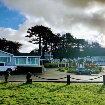 Sea Rock Inn - The Property - Bed & Breakfast Near Me - Mendocino, California