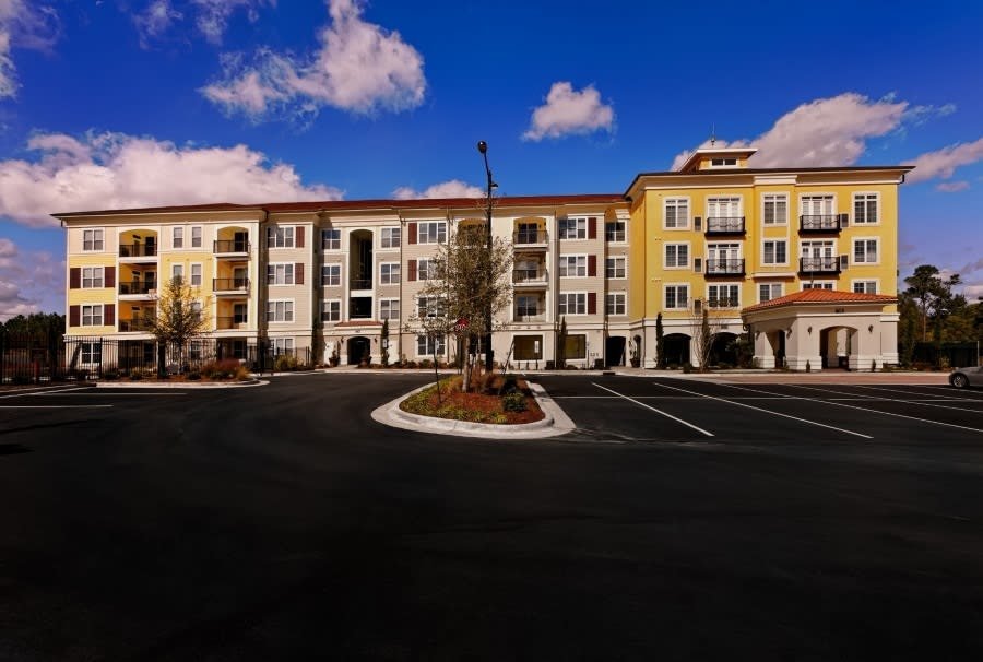 THE VILLAGIO BY VAN METRE Updated June 2024 710 Villagio Pl