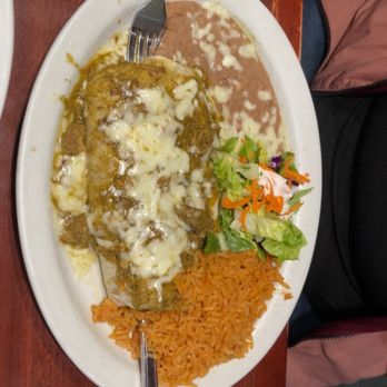 La Costa Mariscos - Lunch special chili verde burrito - Seafood Near Me - Bakersfield, California La Costa Mariscos - Lunch special chili verde burrito - Seafood Near Me - Bakersfield, California