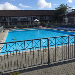 Kommandørgårdens Wellness & Beautycenter - Pool area looks inviting