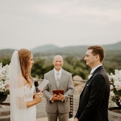 Premier Wedding Pastors - Beautiful backdrop at Blue Valley Winery for Caitlin and Chase's personal vows!