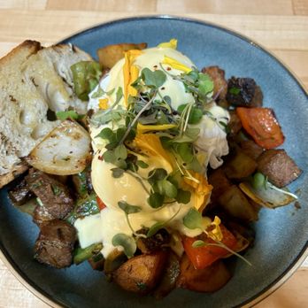 Eggy’s Neighborhood Kitchen - braised short rib hash - Breakfast & Brunch Near Me - Berkeley, California Eggy’s Neighborhood Kitchen - braised short rib hash - Breakfast & Brunch Near Me - Berkeley, California