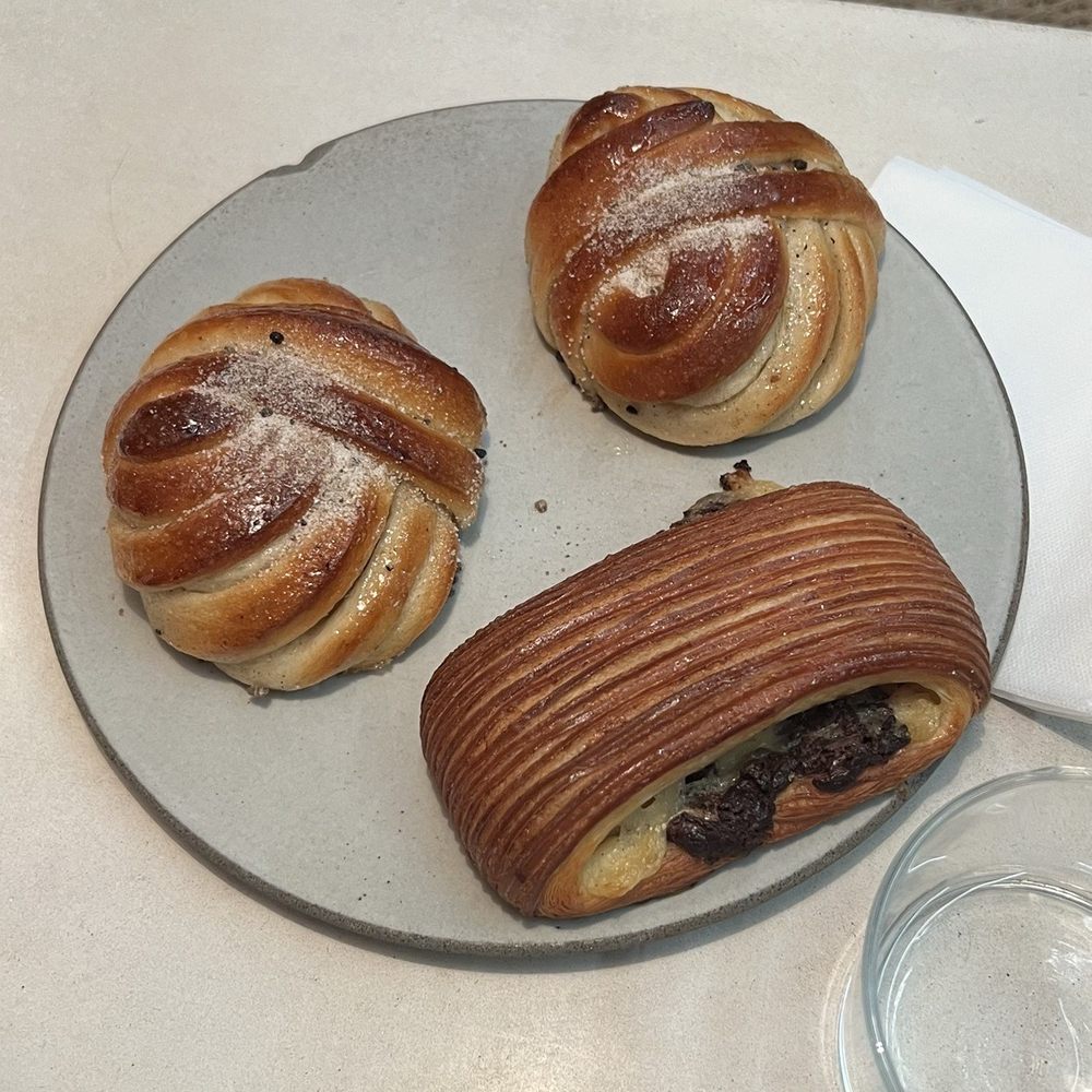La Cabra - Cardamom buns and pain au chocolat - Bakeries Near Me - New York, New York