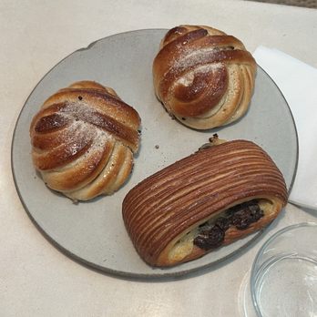 La Cabra - Cardamom buns and pain au chocolat - Bakeries Near Me - New York, New York