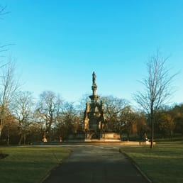 Stuart memorial fountain in the sunshine.