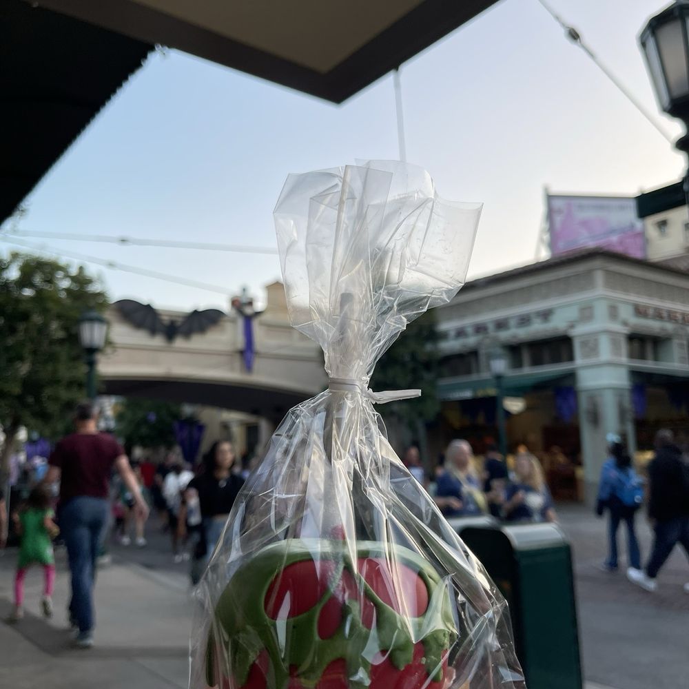 Caramel apple Caramel apple