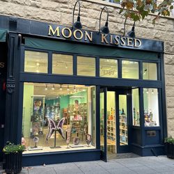 Beautiful new location in the heart of DT Santa Cruz!