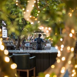Restaurant Ours - Knightsbridge