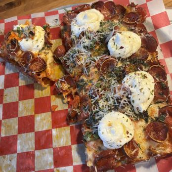 Great Notion Brewing - NW28th - spicy pepperoni and gorgeous cheese, crispy crispy edges - Brewpubs Near Me - Portland, Oregon Great Notion Brewing - NW28th - spicy pepperoni and gorgeous cheese, crispy crispy edges - Brewpubs Near Me - Portland, Oregon