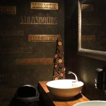 La Gare - La Gare - even the ladies' washroom is presentable - French Near Me - Prague, Puerto Rico
