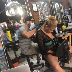 Soulflower Tattoo - Artist at work