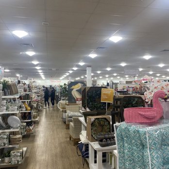 HomeGoods - Furniture Stores Near Me - Cerritos, California
