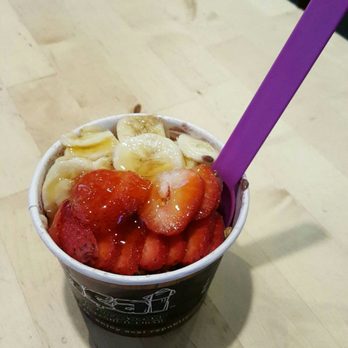 Acai Republic - Small Sao Paolo Bowl with peanut butter mixed in plus honey drizzle. - Juice Bars & Smoothies Near Me - Tustin, California