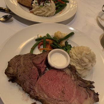 Hy's Steak House - Alae Salt Roasted Prime Rib - Steakhouses Near Me - Honolulu, Hawaii