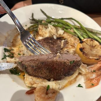 BJ's Restaurant & Brewhouse - New American Near Me - Downey, California