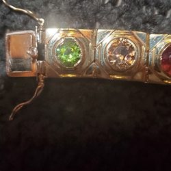 Ask Design Jewelers - A closeup of the excellent bracelet repair work!