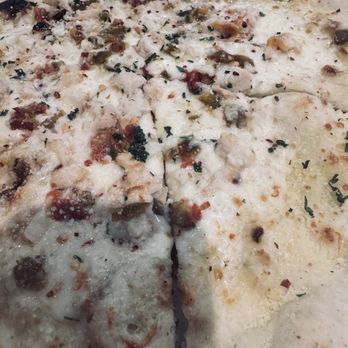 Char & Lemon - Clam pizza. This was my order. Only ok. Under cooked and I dare you to find a clam. - Pizza Near Me - Guilford, Connecticut Char & Lemon - Clam pizza. This was my order. Only ok. Under cooked and I dare you to find a clam. - Pizza Near Me - Guilford, Connecticut