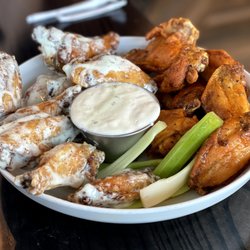 Black Bear Saloon - Juicy, delicious wings!