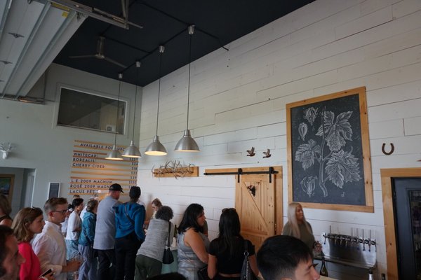 Hinterland Wine Company by null