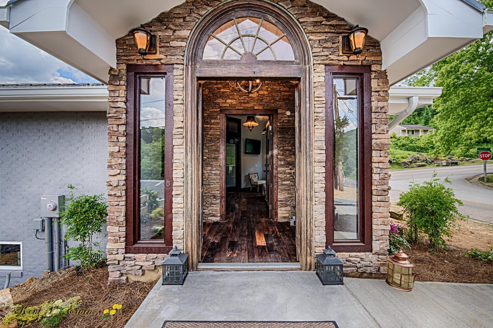 DAVID TEMPLETON, DDS Updated October 2024 633 E Jackson St, Gate