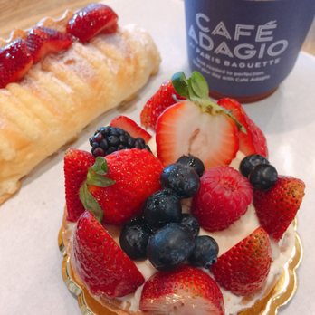 Paris Baguette - Berry tart - Bakeries Near Me - Fullerton, California Paris Baguette - Berry tart - Bakeries Near Me - Fullerton, California