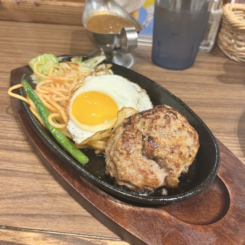 Marujuu - hamburger and egg with pasta - Japanese Near Me - Honolulu, Hawaii Marujuu - hamburger and egg with pasta - Japanese Near Me - Honolulu, Hawaii