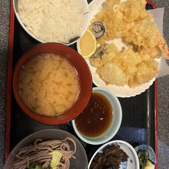 Yohei Sushi Restaurant - Seafood tempura teishoku - Sushi Bars Near Me - Honolulu, Hawaii