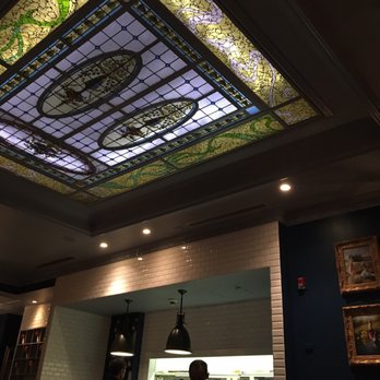 Gatsby's Landing - Decor - New American Near Me - Roslyn, New York