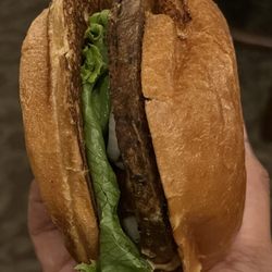 Wylie's Canteen - Black bean burger