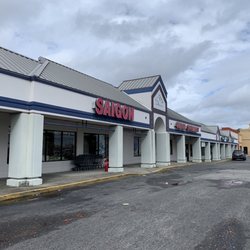 Saigon Asian Market - Plenty of parking