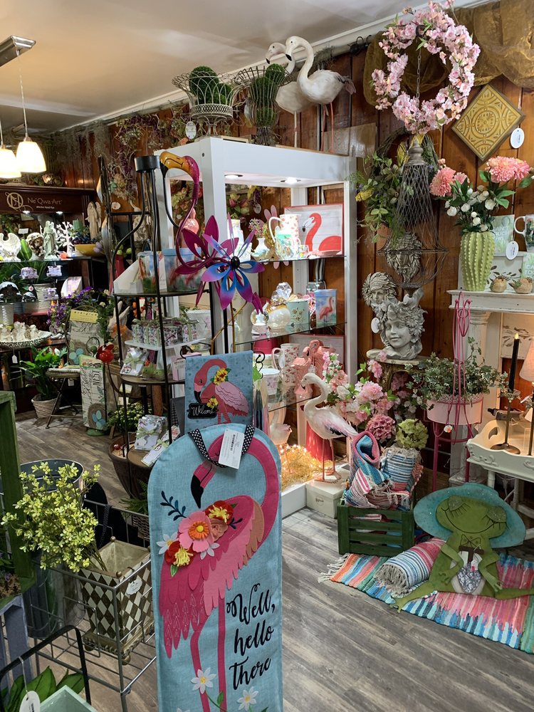 THE STORE HOUSE DESIGNS Updated September 2024 11 Photos 120 Hwy 49 S, Richfield, North