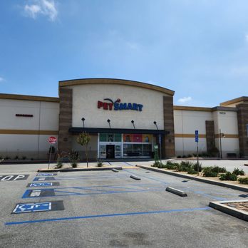 PetSmart - Storefront - Pet Training Near Me - Lake Elsinore, California