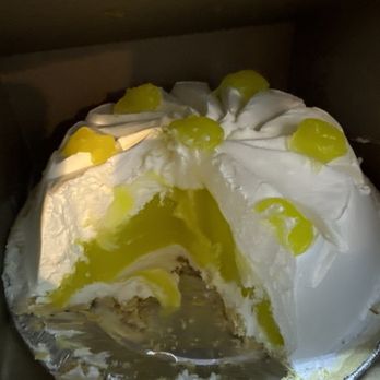 Flo's Farmhouse Cafe - Lemon pie!!!! - Cafes Near Me - Riverside, California