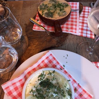 Chez Toinette - Gratinated ravioli (bottom) le escargot (top) - French Near Me - Paris, 75 Chez Toinette - Gratinated ravioli (bottom) le escargot (top) - French Near Me - Paris, 75