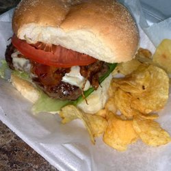 Ducks Bar & Grill