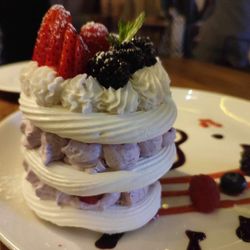 Gardela - Berry pavlova was perfection