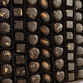 Li-Lac Chocolates - Industry City - Continental Assortment - Chocolatiers & Shops Near Me - Brooklyn, New York
