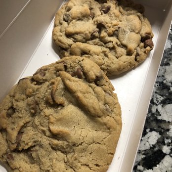 Crumbl - Olathe - Chocolate Chip Cookie Box - Bakeries Near Me - Olathe, Kansas