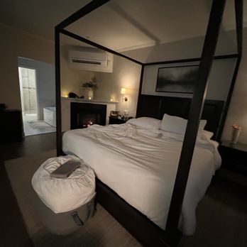 Milliken Creek Inn - Turn down service - Hotels Near Me - Napa, California Milliken Creek Inn - Turn down service - Hotels Near Me - Napa, California